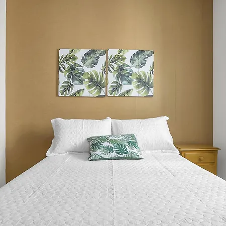 Aryan - Solo Familias * Conil De La Frontera