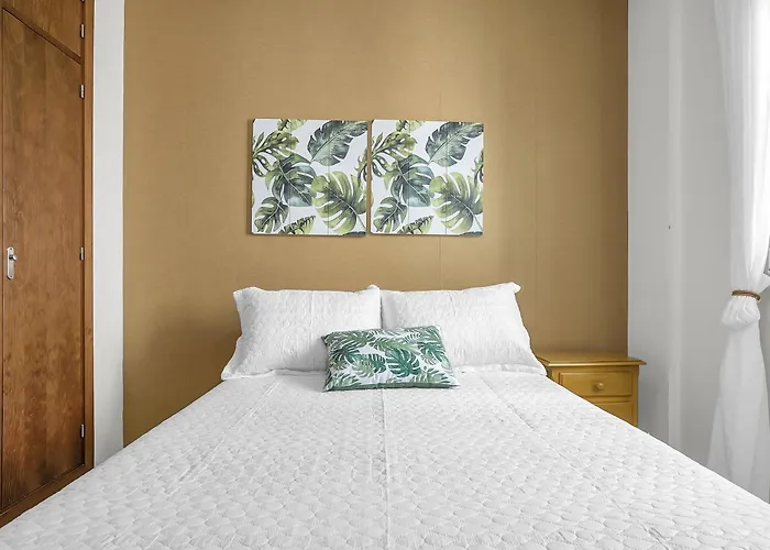 Aryan - Sólo Familias * Conil De La Frontera